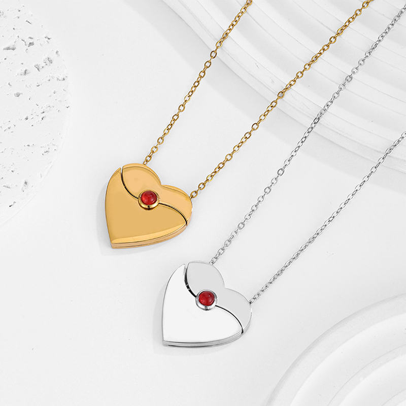 Персонализированное ожерелье-к – обзор и цена Heart Locket Necklace Photo