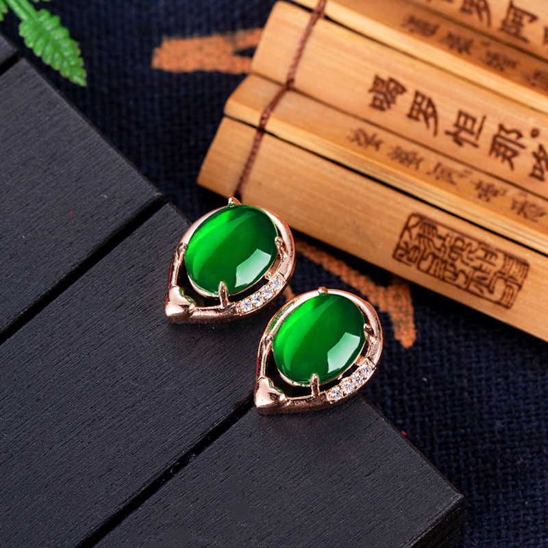 Серьги-гвоздики с натуральным  – обзор и цена Earrings